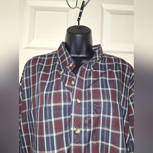 Van Heusen men's XLT button-down blouse - Picture 2 of 6